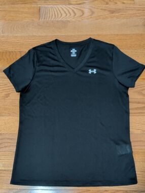 Under Armour Women's Black V-Neck Short Sleeve Tech Tee